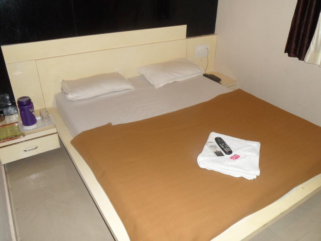 Hotel Canada Palace Batwa Phòng bức ảnh