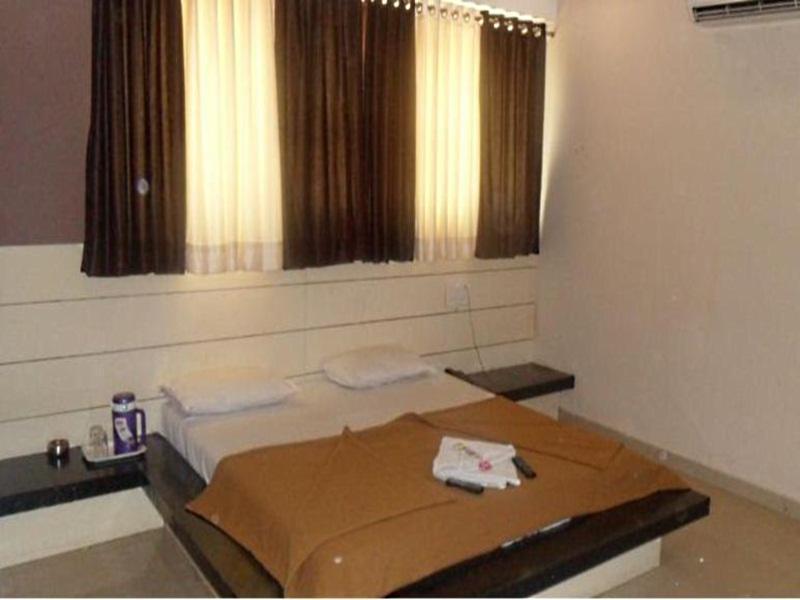 Hotel Canada Palace Batwa Ngoại thất bức ảnh