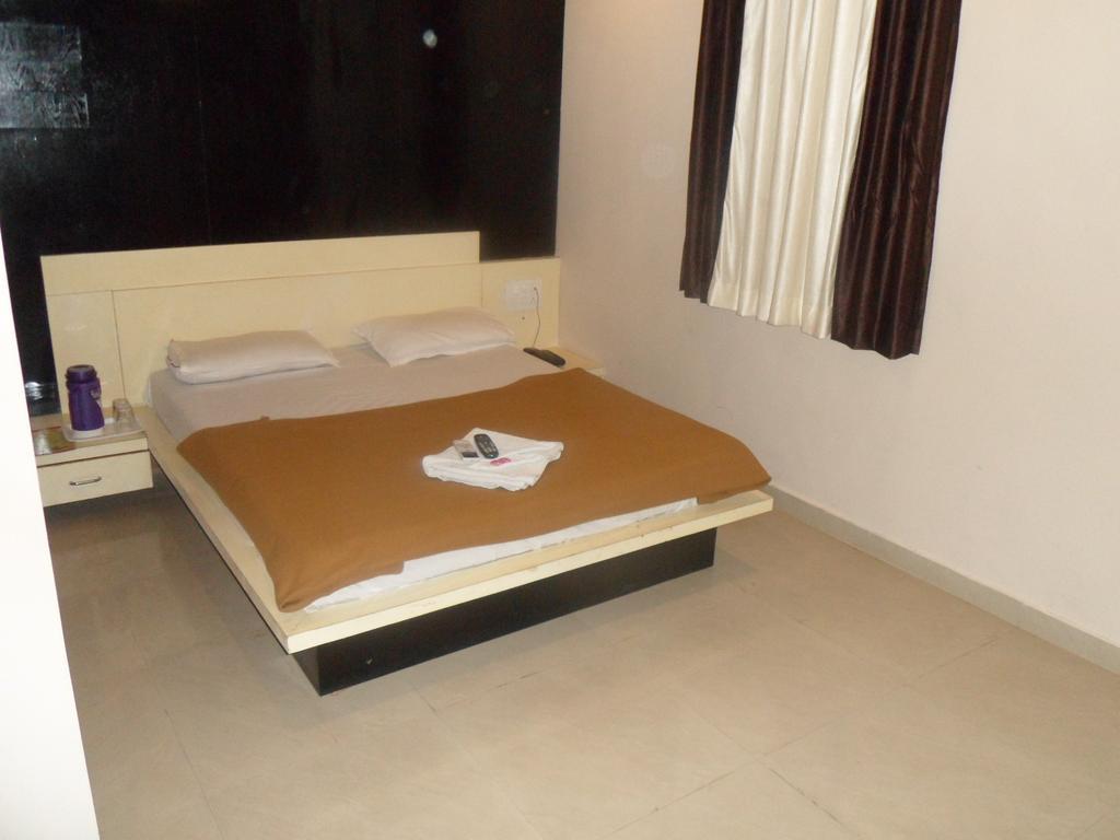 Hotel Canada Palace Batwa Ngoại thất bức ảnh